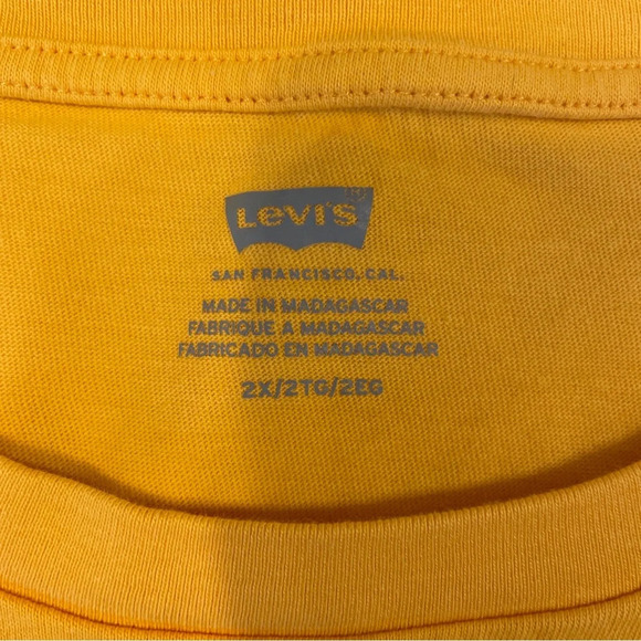 Levi’s yellow gold graphic logo tee t-shirt Women’s size 2X - Picture 4 of 4
